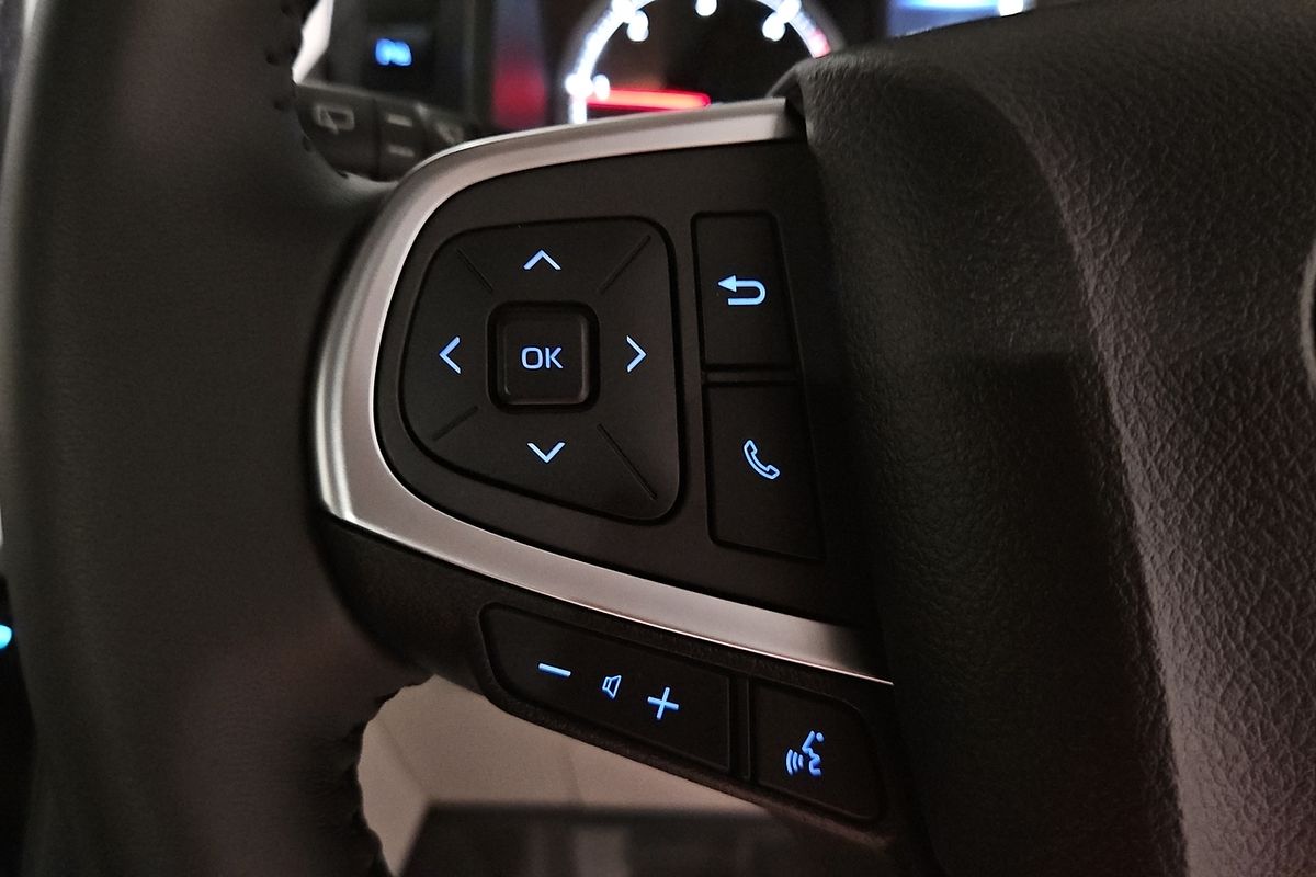 2023 Toyota Hiace Commuter GDH322R