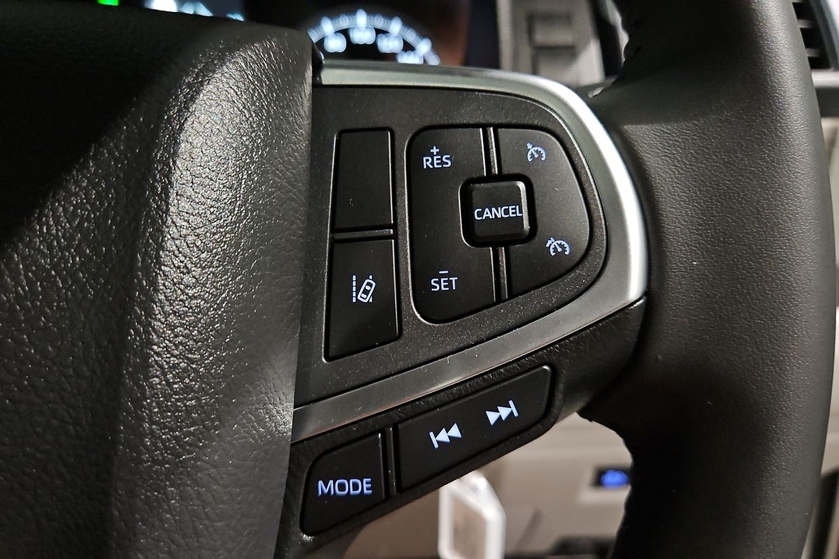 2023 Toyota Hiace Commuter GDH322R