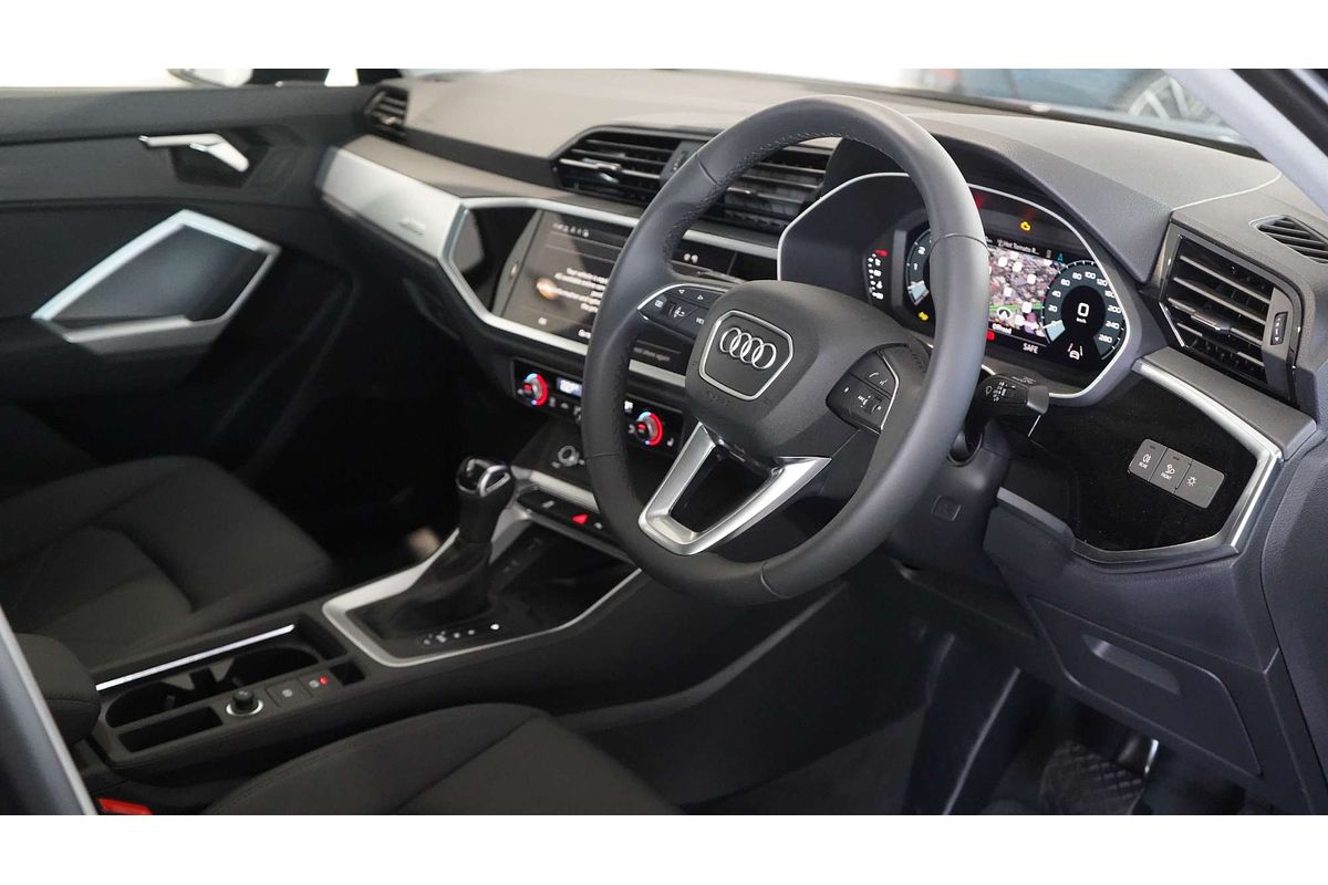2024 Audi Q3 35 TFSI F3