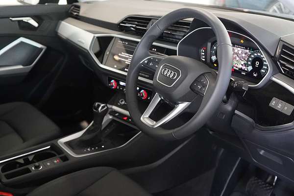 2024 Audi Q3 35 TFSI F3