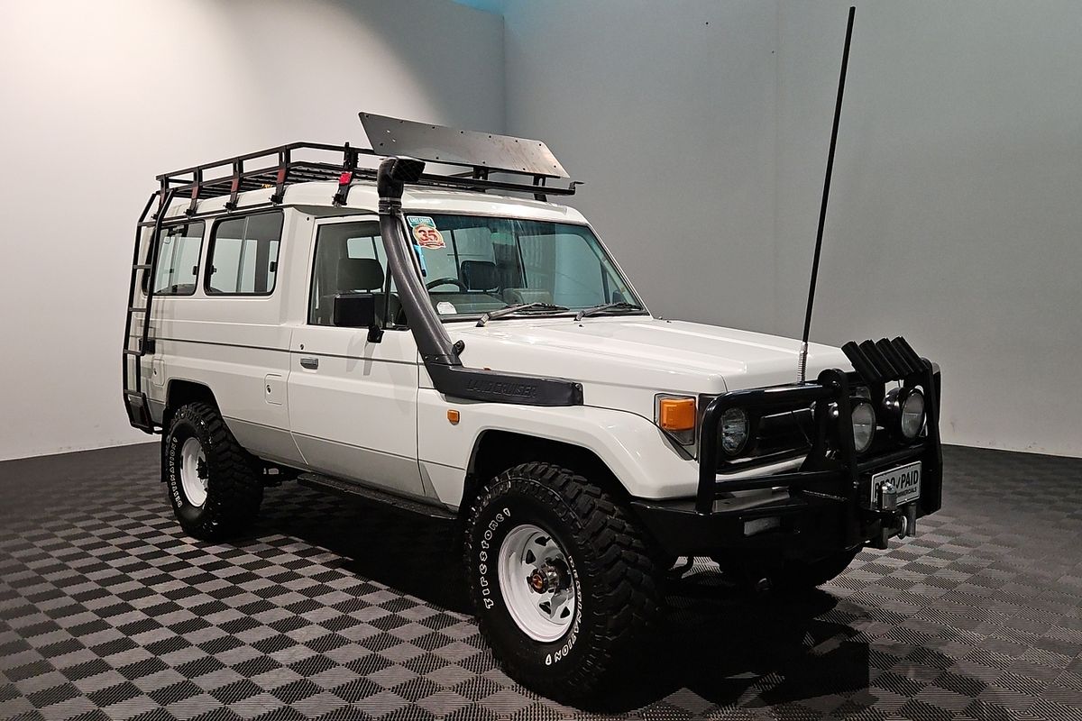 1998 Toyota Landcruiser Troopcarrier FZJ75RV