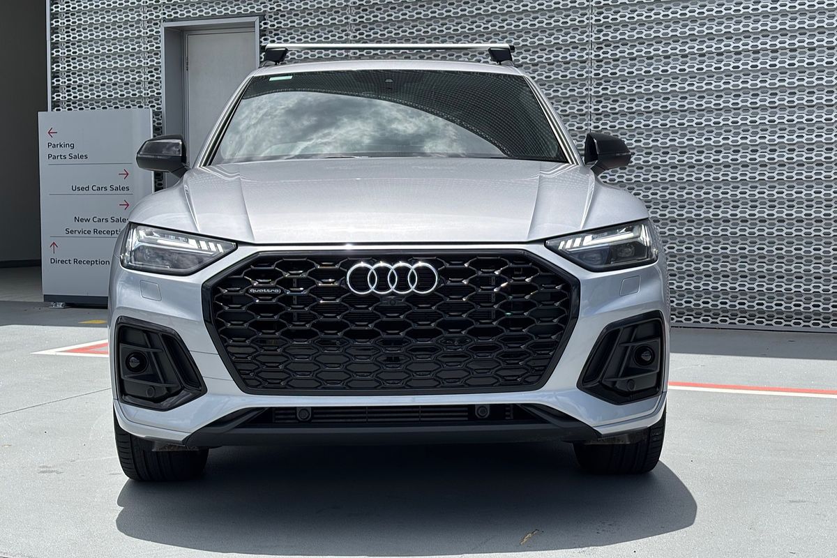 2023 Audi Q5 55 TFSI e S Line FY