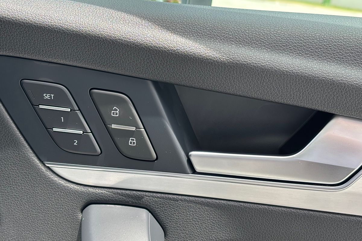 2023 Audi Q5 55 TFSI e S Line FY