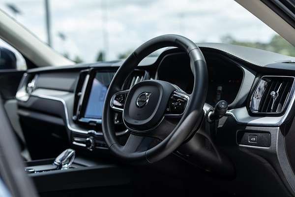 2023 Volvo XC60 Ultimate B5 Bright