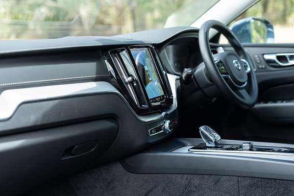2023 Volvo XC60 Ultimate B5 Bright