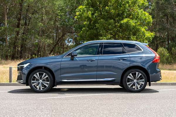 2023 Volvo XC60 Ultimate B5 Bright