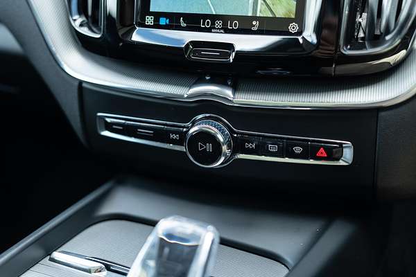 2023 Volvo XC60 Ultimate B5 Bright