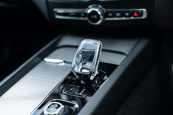 2023 Volvo XC60 Ultimate B5 Bright