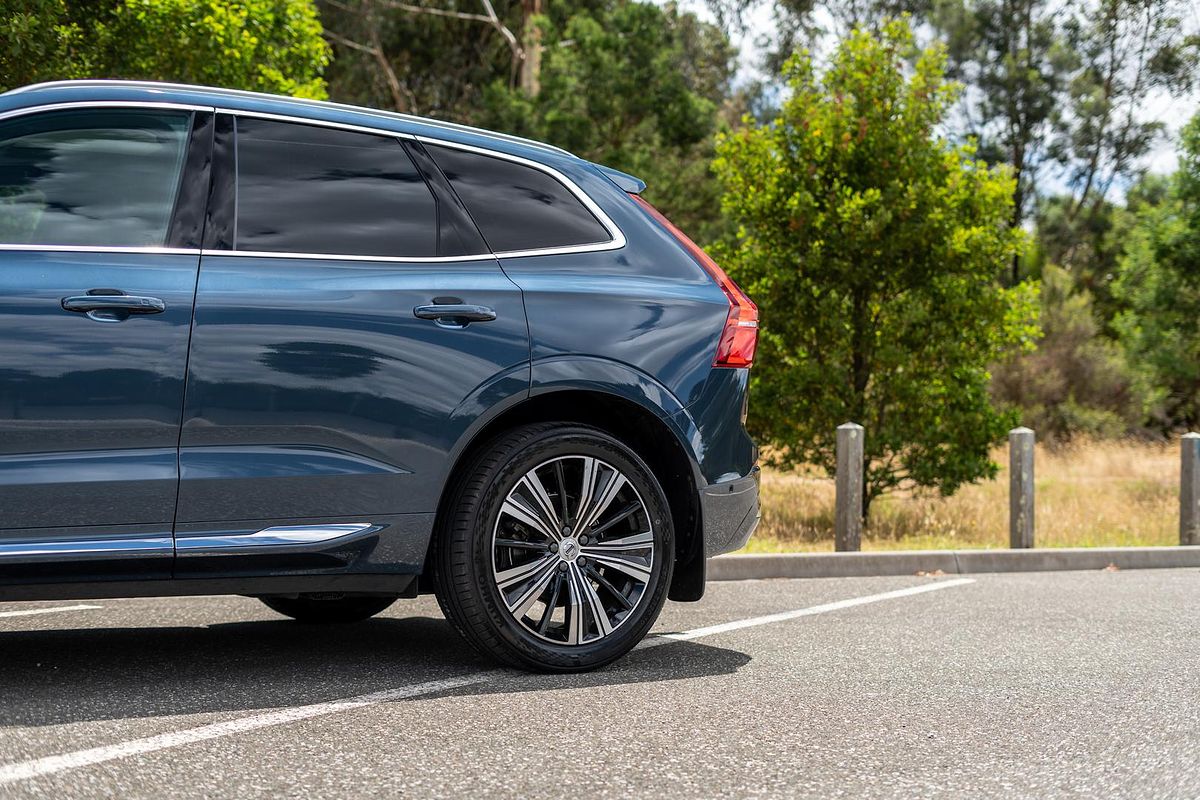 2023 Volvo XC60 Ultimate B5 Bright