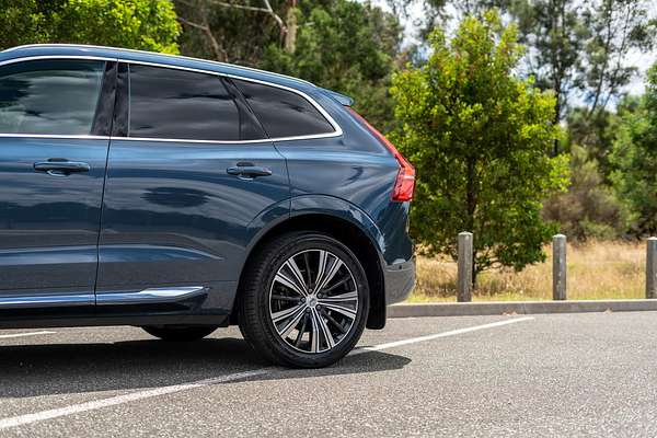 2023 Volvo XC60 Ultimate B5 Bright