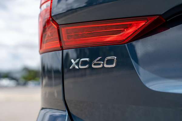 2023 Volvo XC60 Ultimate B5 Bright