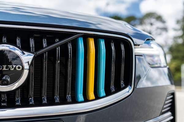 2023 Volvo XC60 Ultimate B5 Bright