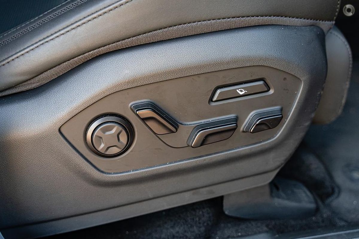 2024 Hyundai Santa Fe Hybrid Calligraphy MX5.V1