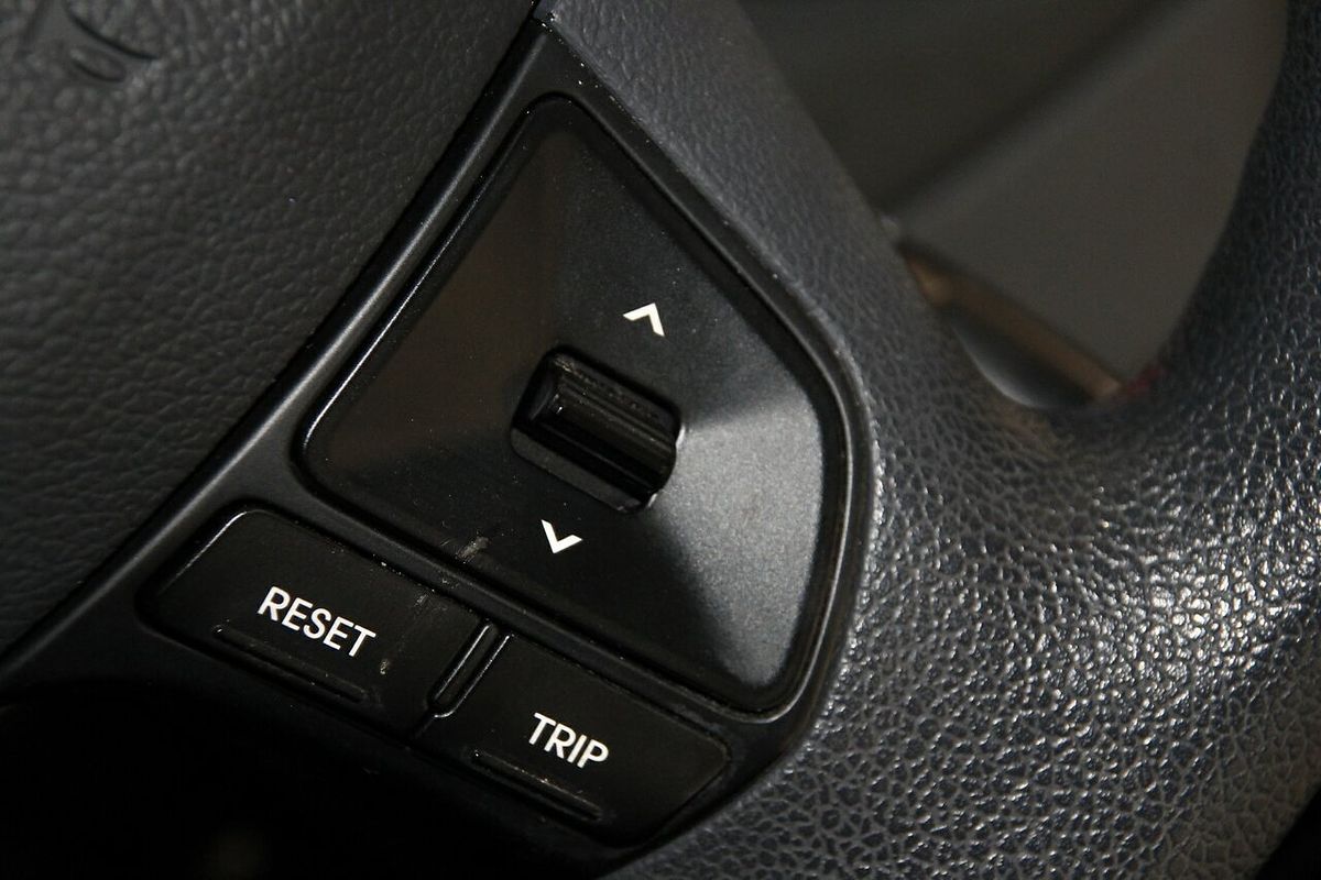 2013 Kia Rio S UB