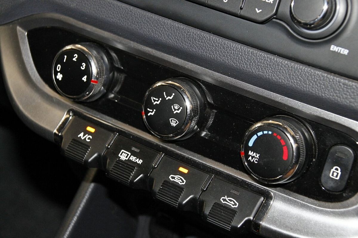2013 Kia Rio S UB