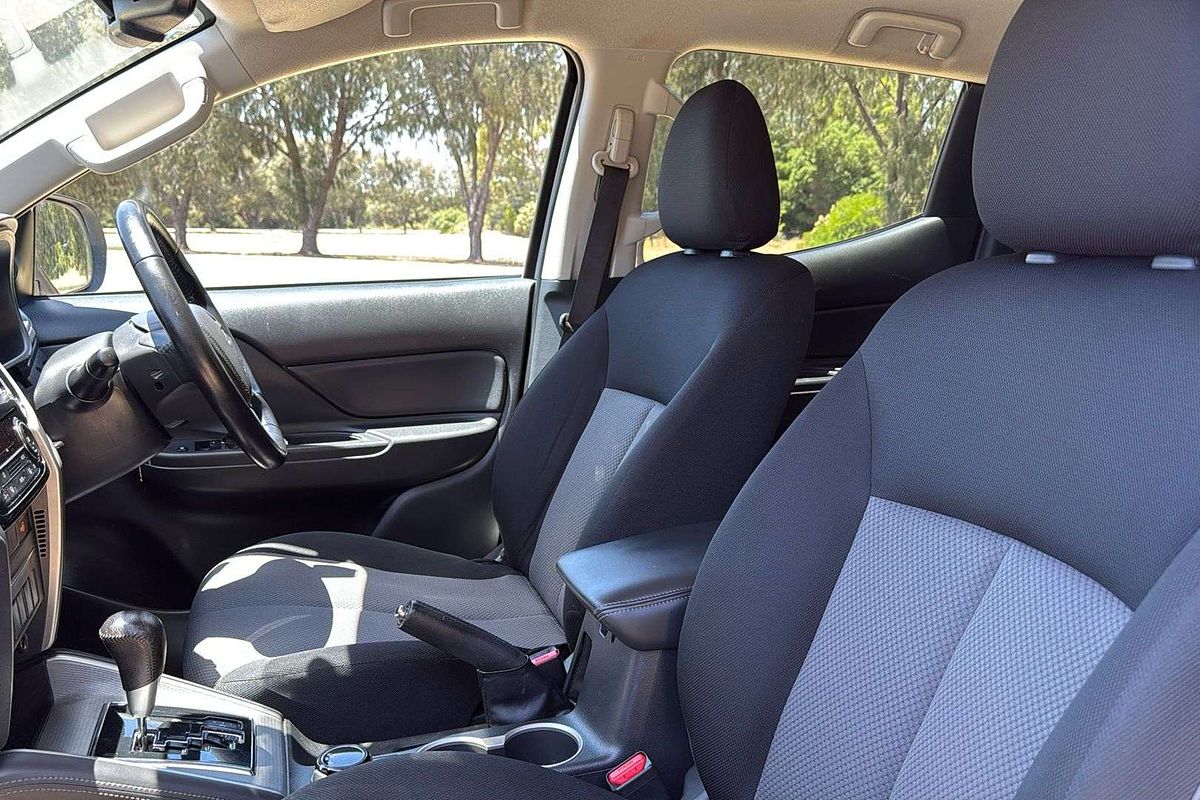 2020 Mitsubishi Triton GLX MR 4X4