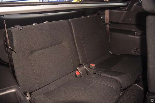 2024 Mitsubishi Outlander LS ZM