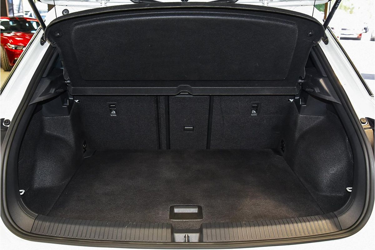 2022 Volkswagen T-Roc 140TSI R-Line D11