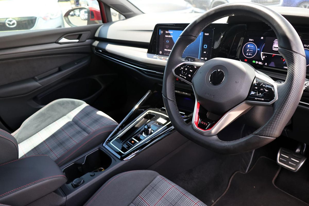 2022 Volkswagen Golf GTI 8