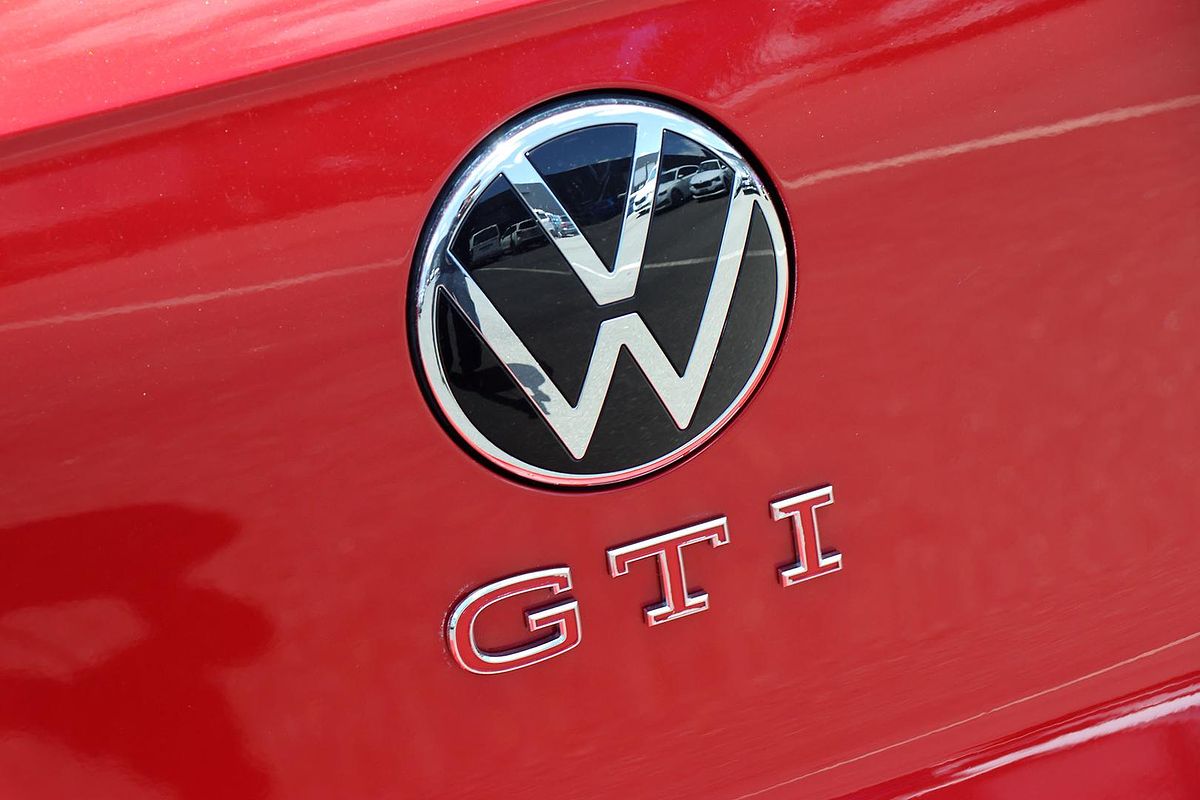 2022 Volkswagen Golf GTI 8