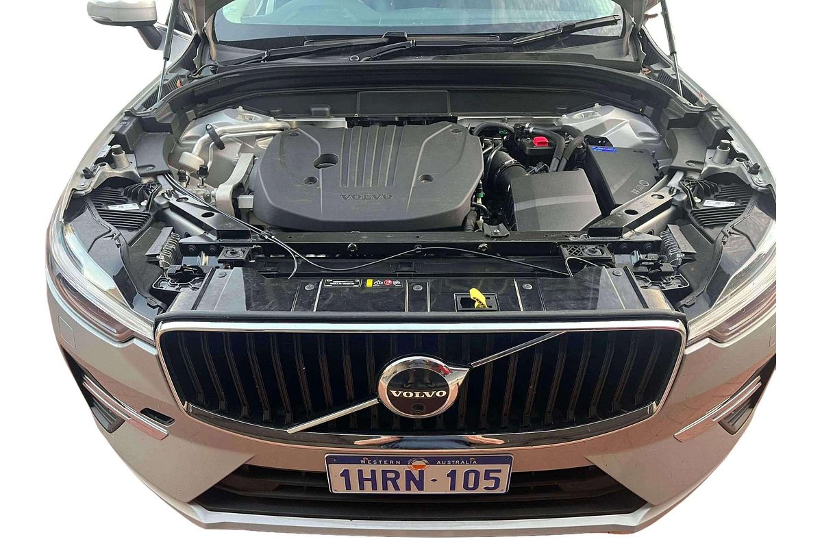 2022 Volvo XC60 B5 Momentum