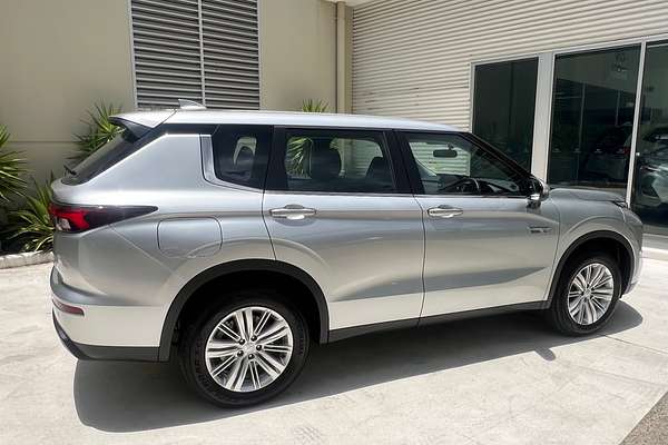 2024 Mitsubishi Outlander PHEV ES ZM