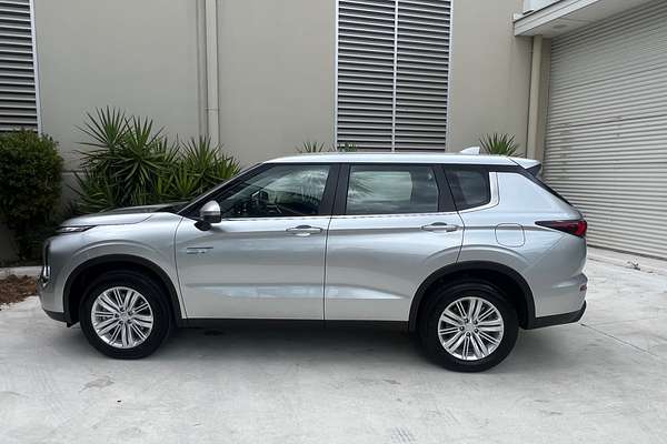 2024 Mitsubishi Outlander PHEV ES ZM