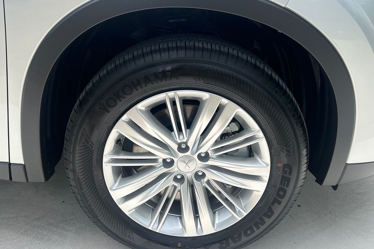 2024 Mitsubishi Outlander PHEV ES ZM