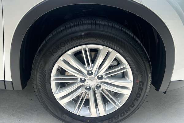 2024 Mitsubishi Outlander PHEV ES ZM