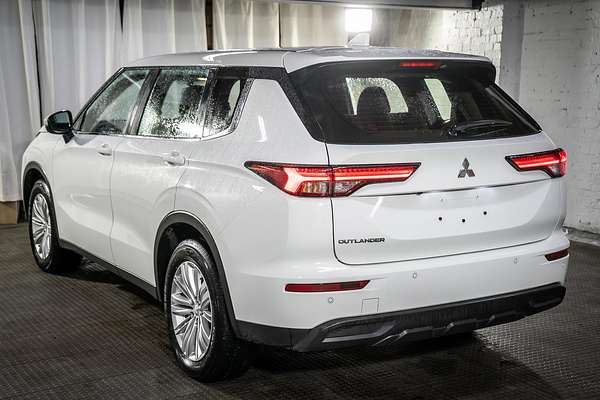 2024 Mitsubishi Outlander ES ZM