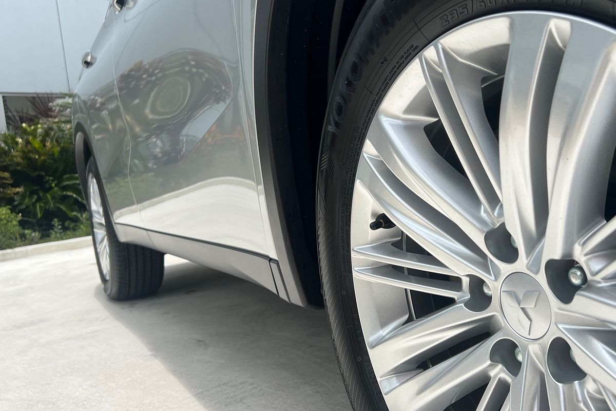 2024 Mitsubishi Outlander PHEV ES ZM