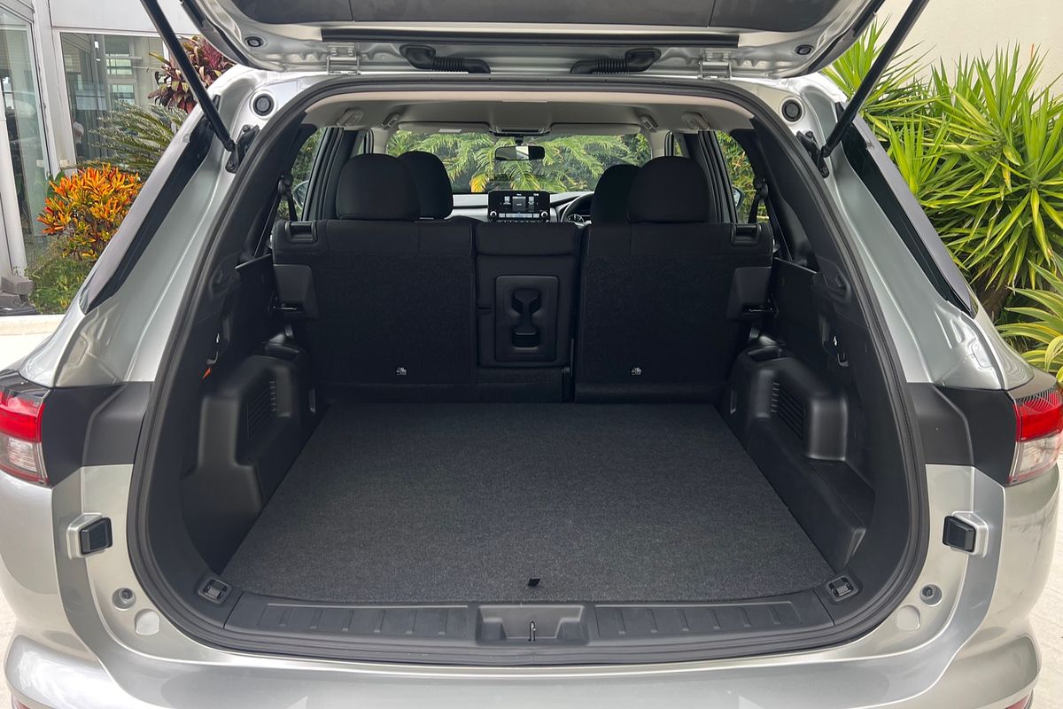 2024 Mitsubishi Outlander PHEV ES ZM