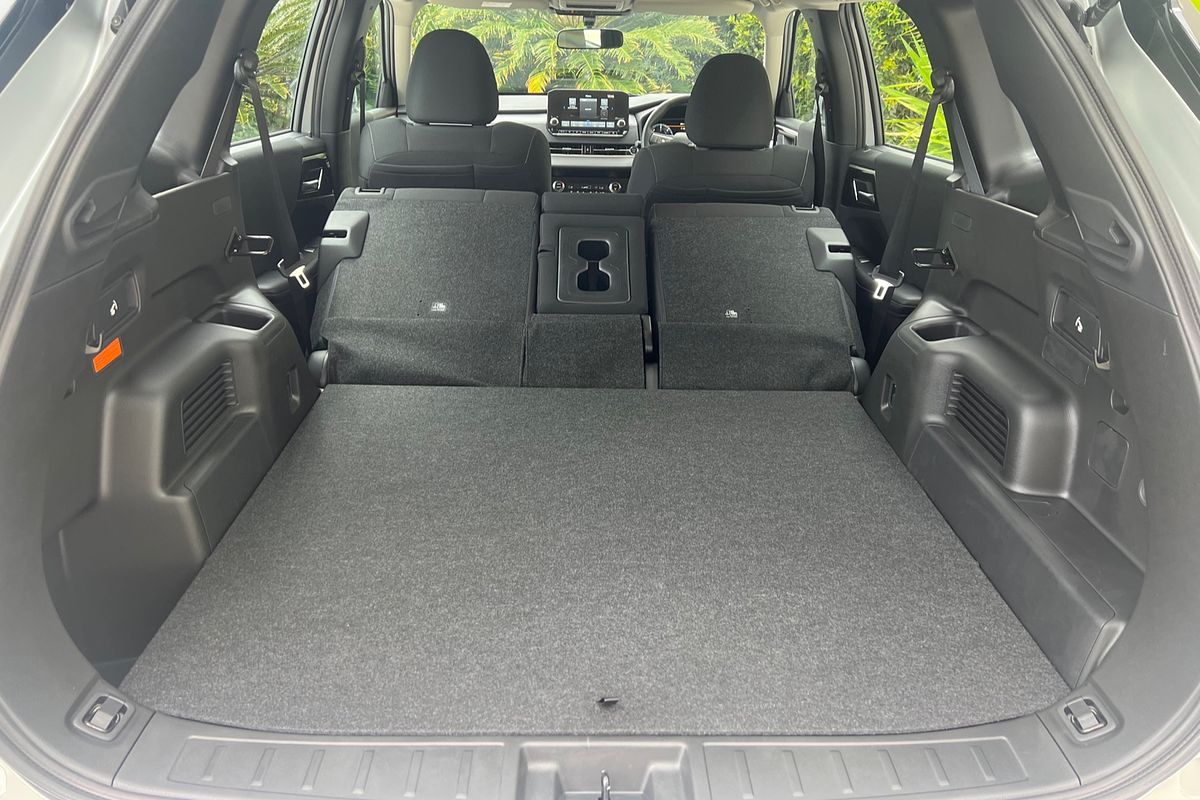 2024 Mitsubishi Outlander PHEV ES ZM