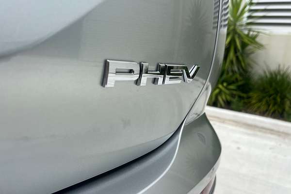 2024 Mitsubishi Outlander PHEV ES ZM