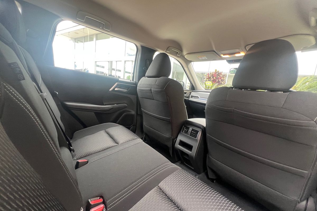 2024 Mitsubishi Outlander PHEV ES ZM
