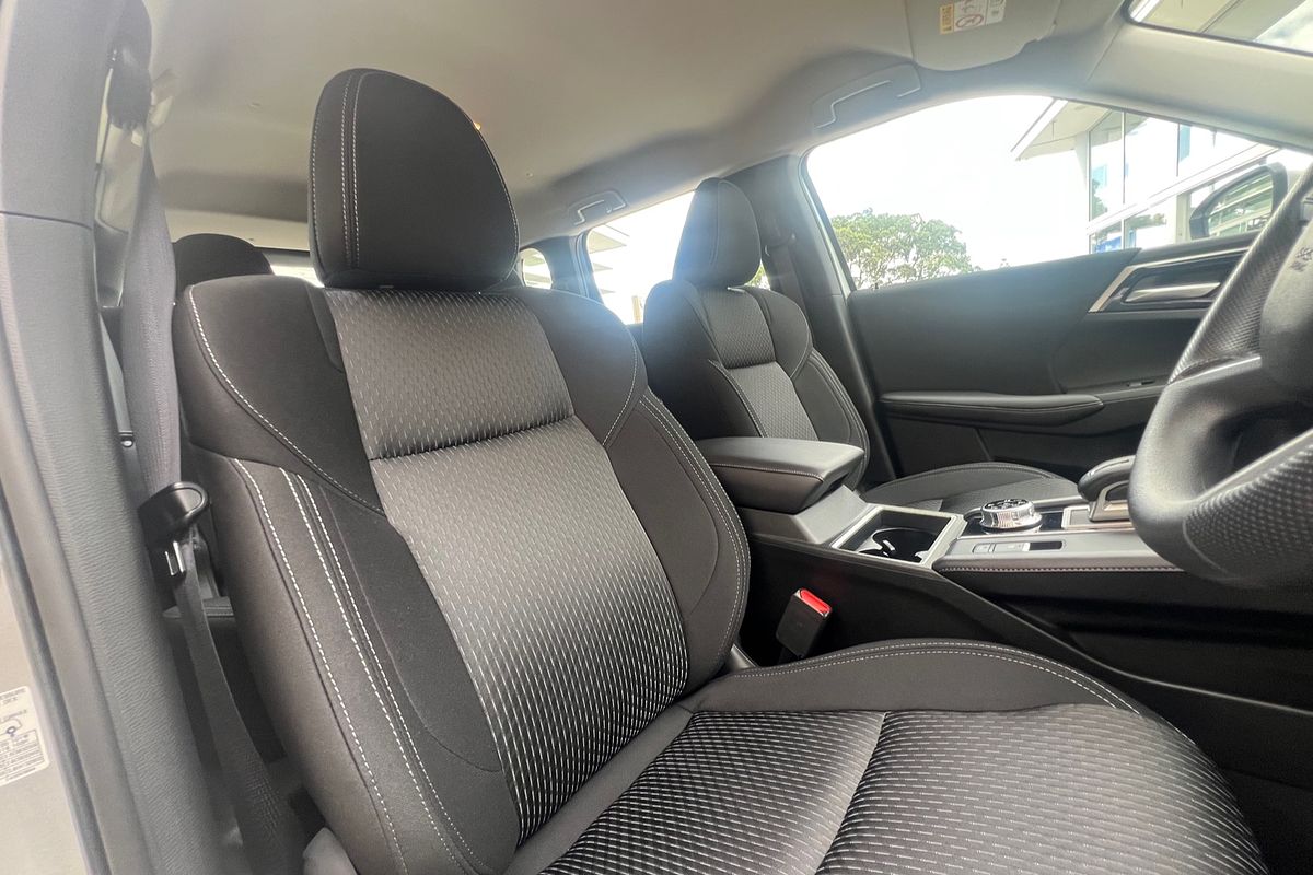 2024 Mitsubishi Outlander PHEV ES ZM