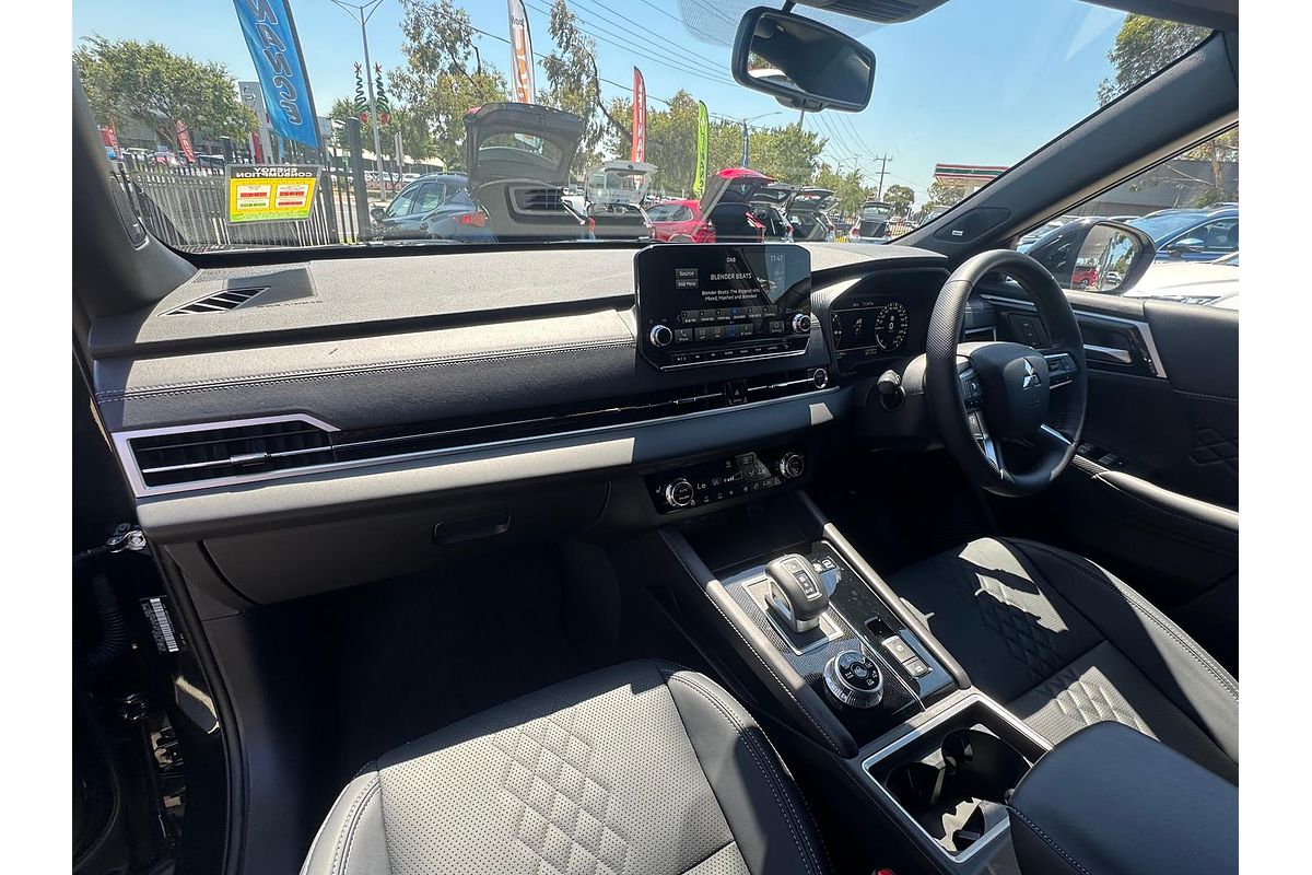2024 Mitsubishi Outlander PHEV GSR ZM