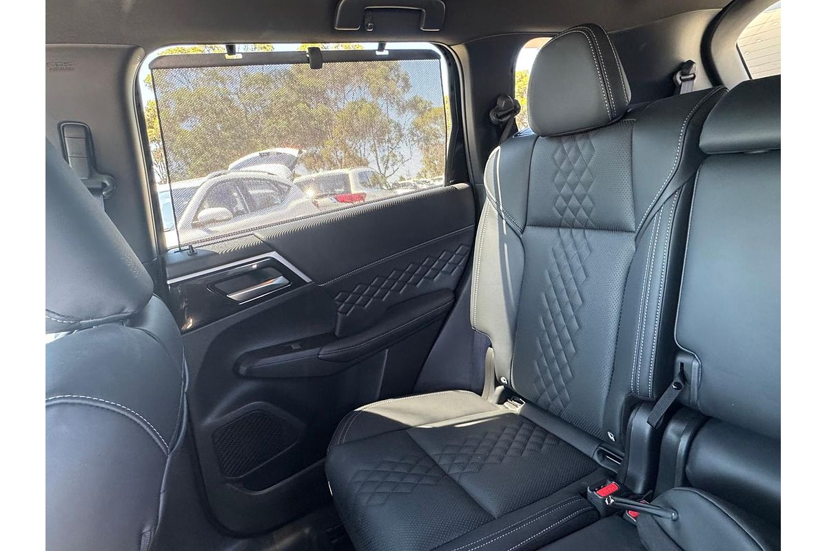 2024 Mitsubishi Outlander PHEV GSR ZM
