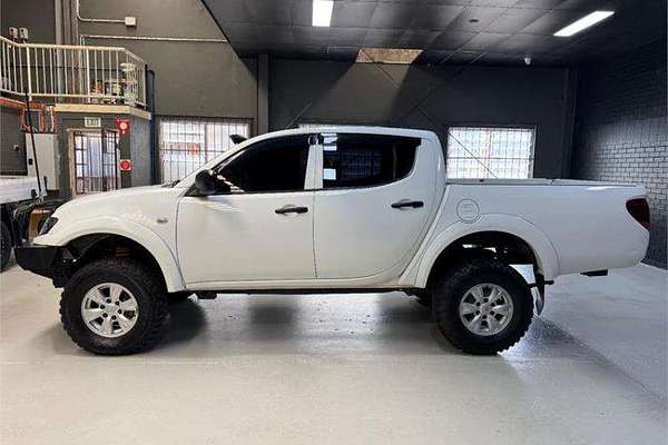 2014 Mitsubishi Triton GLX MN 4X4