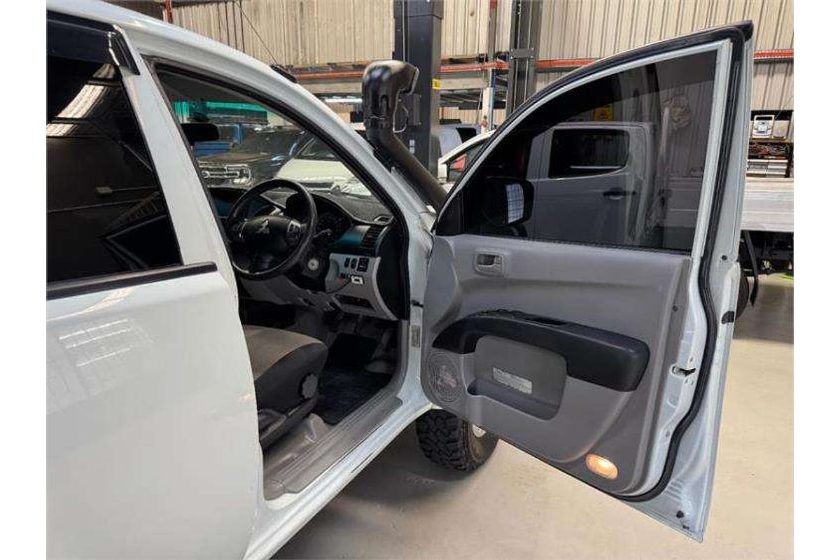 2014 Mitsubishi Triton GLX MN 4X4
