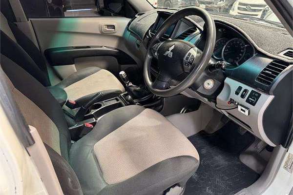 2014 Mitsubishi Triton GLX MN 4X4