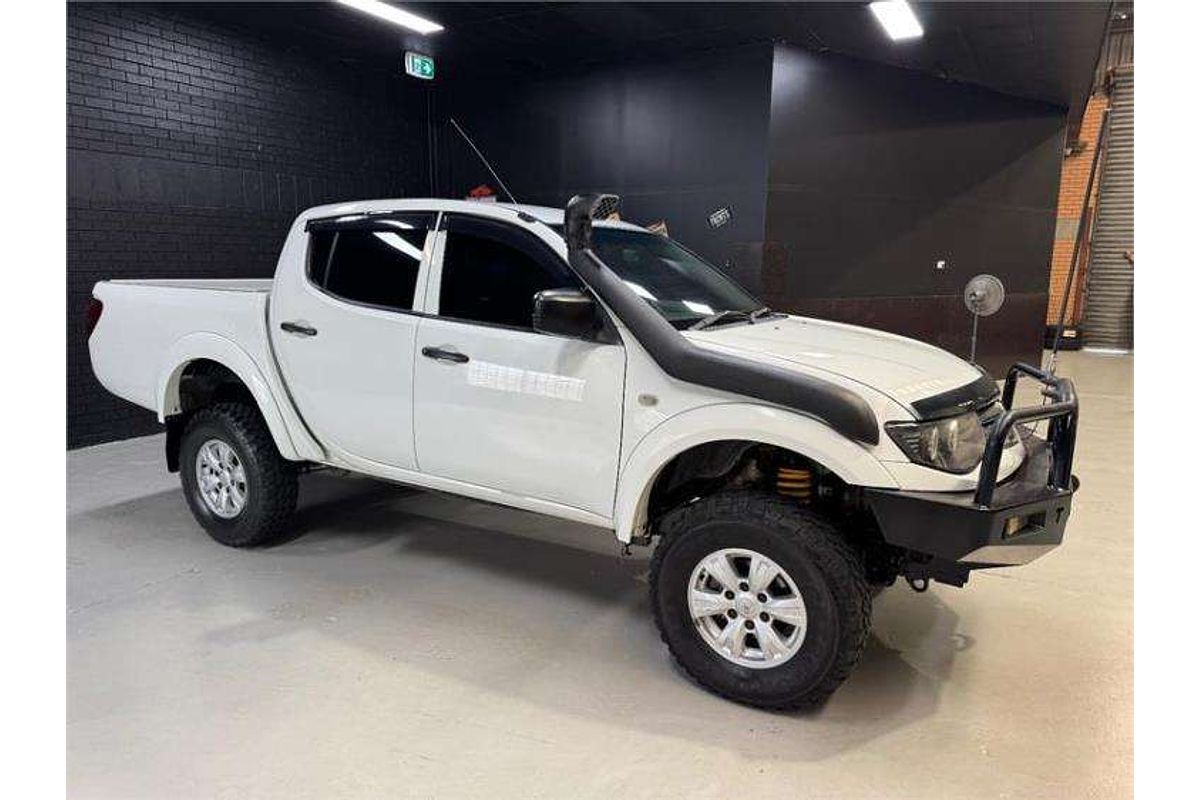 2014 Mitsubishi Triton GLX MN 4X4