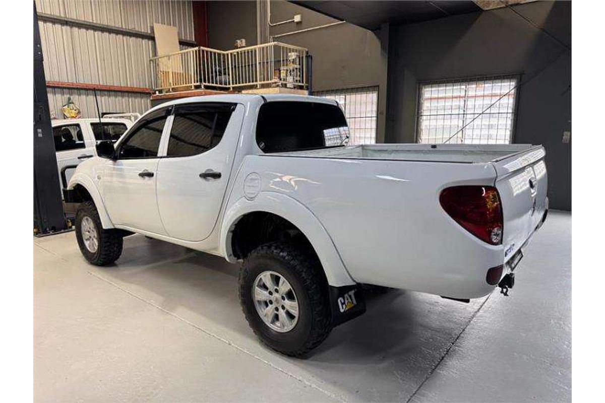 2014 Mitsubishi Triton GLX MN 4X4