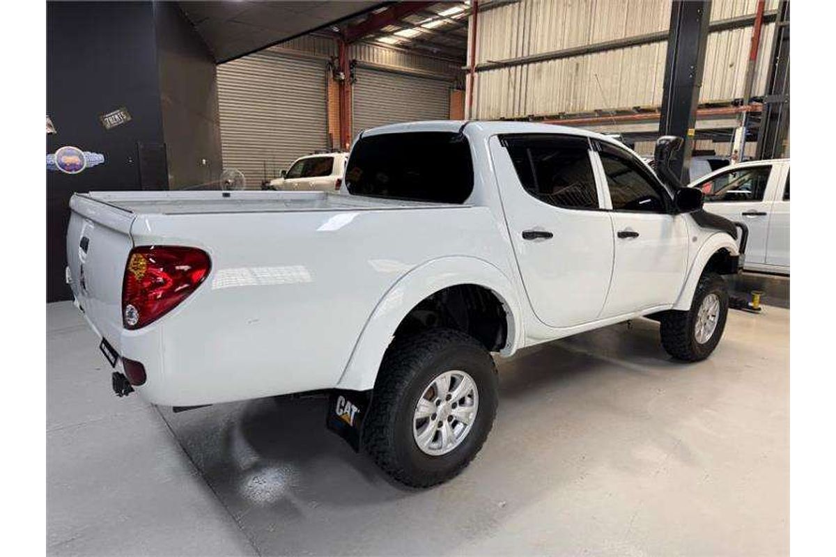 2014 Mitsubishi Triton GLX MN 4X4