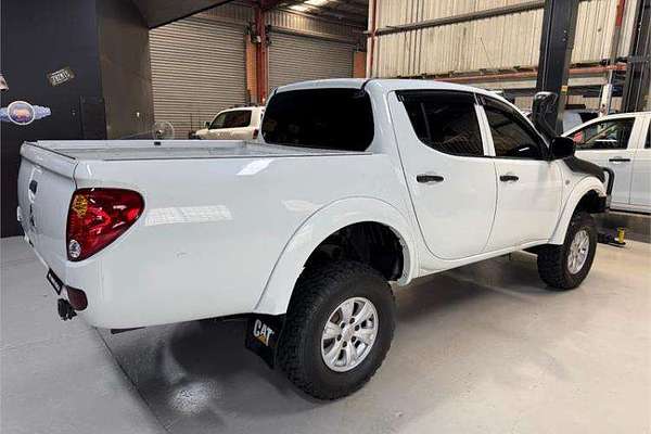 2014 Mitsubishi Triton GLX MN 4X4