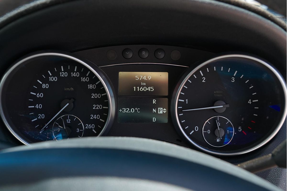 2011 Mercedes-Benz M-Class ML300 CDI BlueEFFICIENCY W164