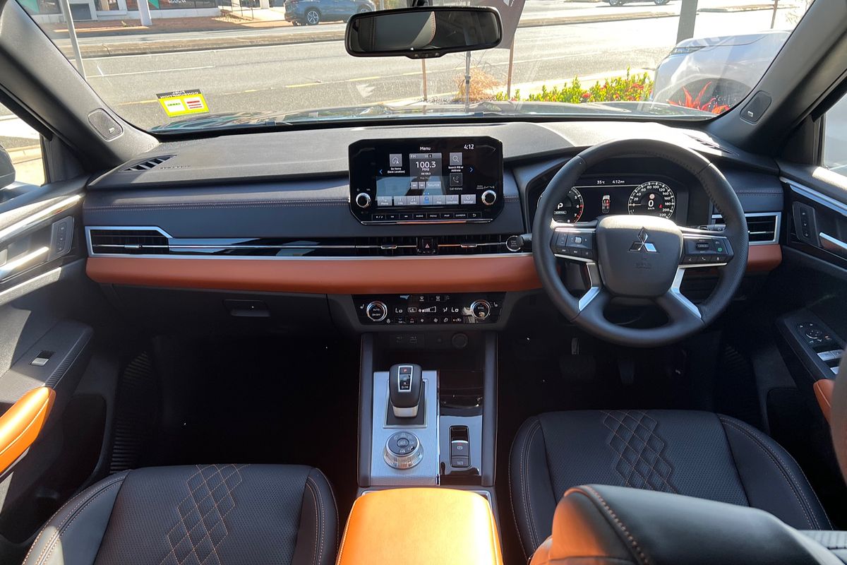 2024 Mitsubishi Outlander Exceed Tourer ZM
