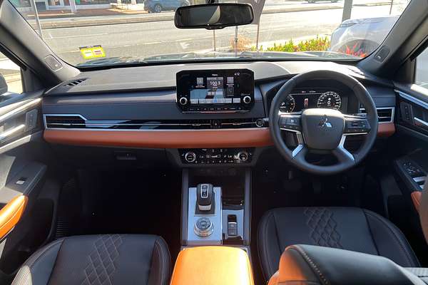 2024 Mitsubishi Outlander Exceed Tourer ZM
