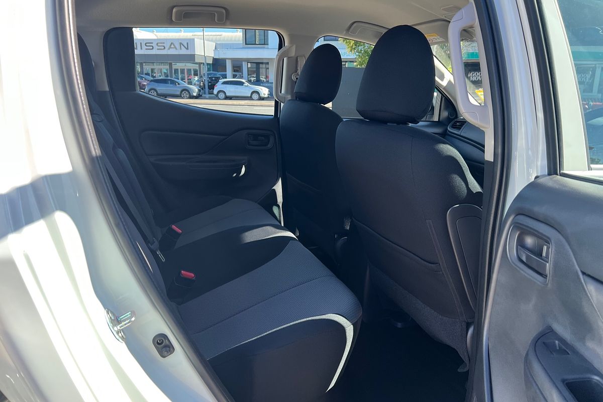2023 Mitsubishi Triton GLX MR 4X4