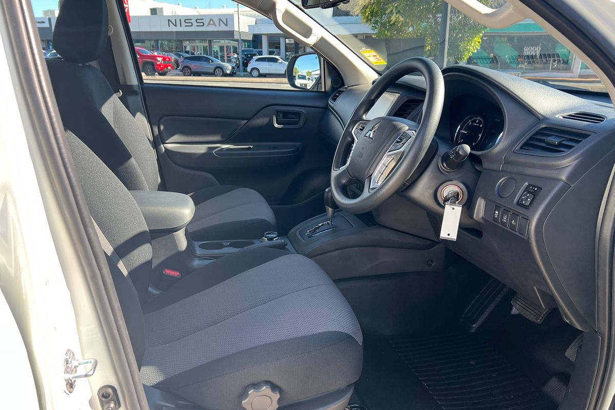 2023 Mitsubishi Triton GLX MR 4X4